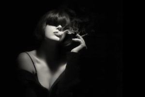 タバコ女性