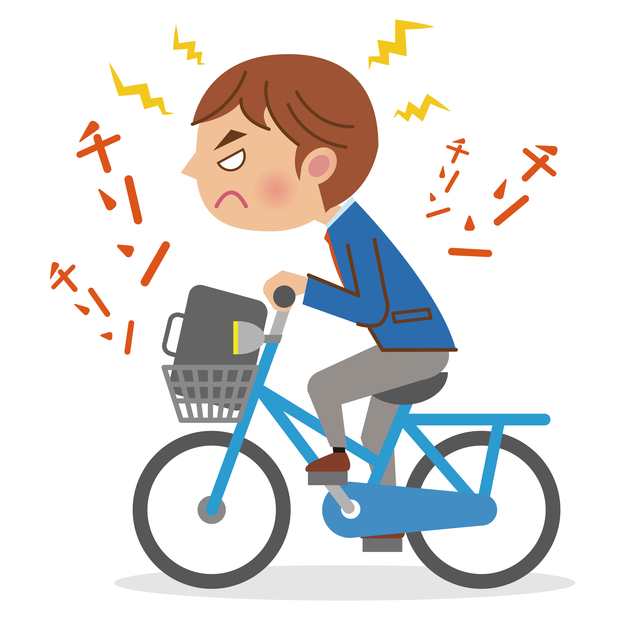 歩道歩いてりや押してる自転車ひつかけやがつて