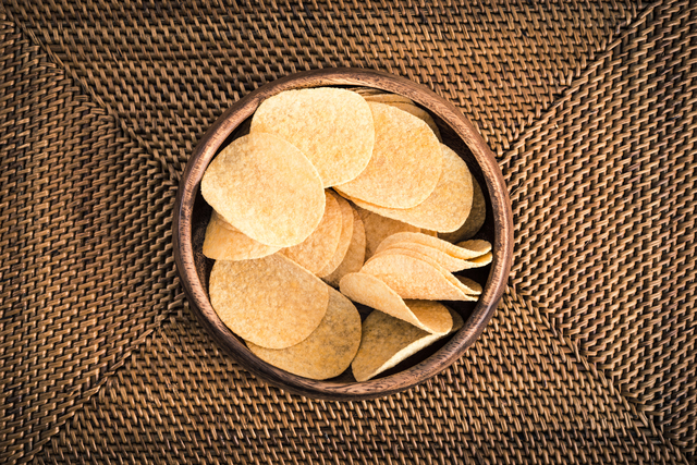 じゃがいも不足でポテチが販売中止 転売目的で買い占めたら違法 シェアしたくなる法律相談所