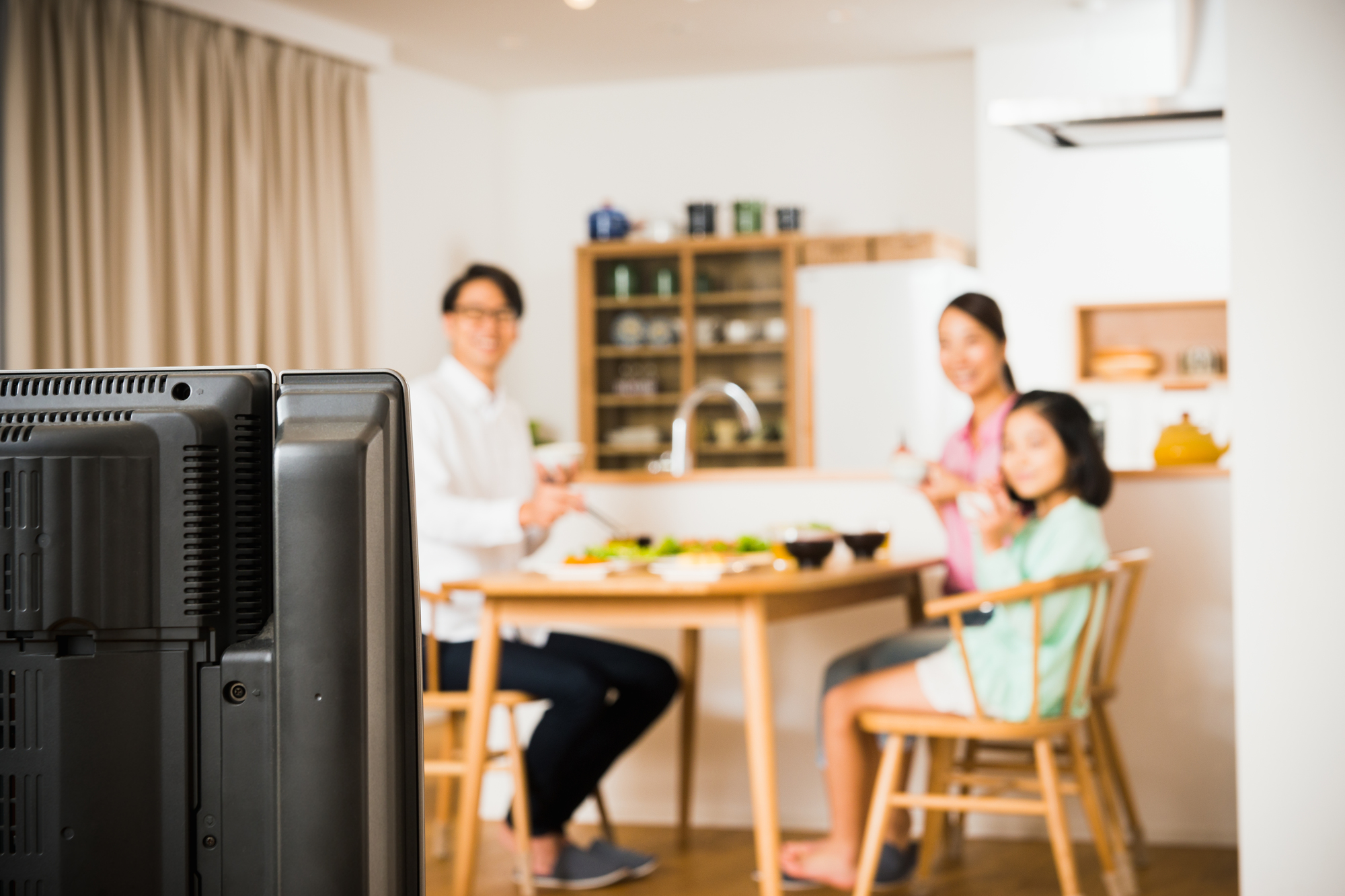 ニュースの映像に映っていた！肖像権の侵害にはならないの？ - シェアしたくなる法律相談所